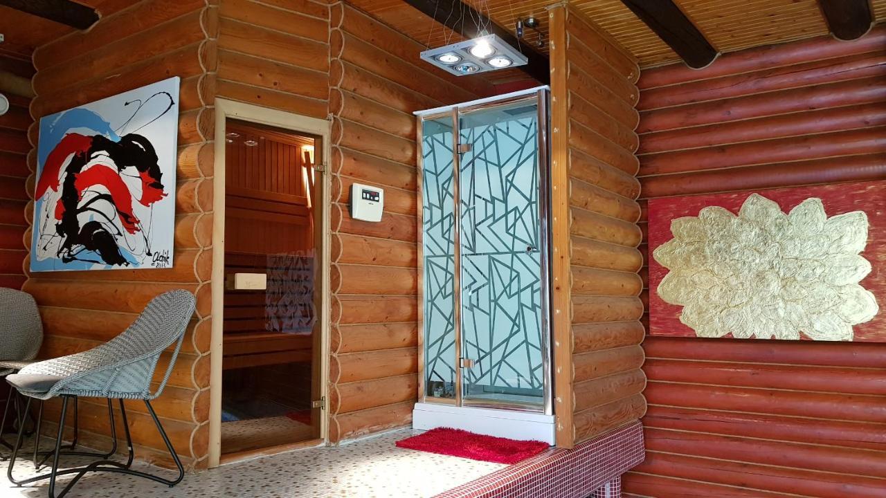 Luxury Villa With Pool And Sauna Chernivtsi Εξωτερικό φωτογραφία